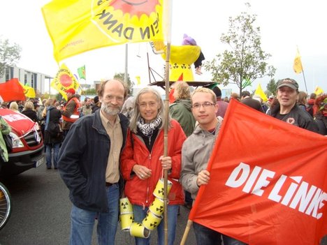 Michael Pusch, Uschi Kappeler, Marco Lehmann, Peter Borstel auf der Anti-Atom-Demo in Berlin Michael Pusch, Uschi Kappeler, Marco Lehmann, Peter Borstel auf der Anti-Atom-Demo in Berlin