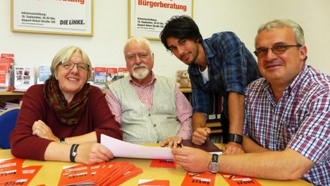 Vertreter*innen des Einwohnerantrages: Brigitte Stelze, Günter Seib, Onur Ocak und Ratsmitglied Bernd Schatschneider