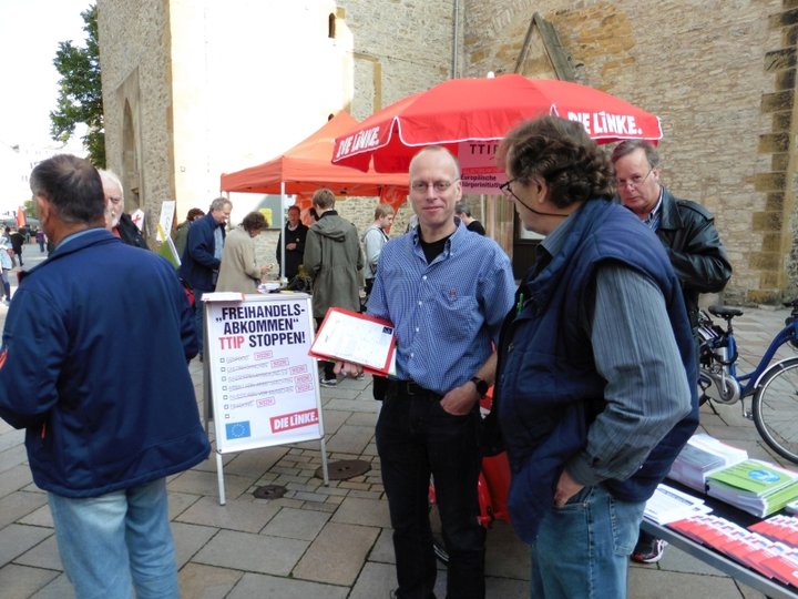Infostand DIE LINKE Bielefeld auf Aktionstag